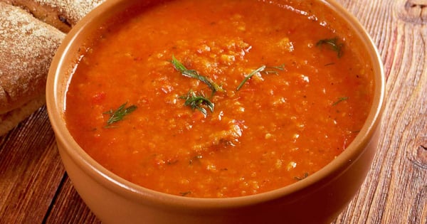 Bread & tomato soup
