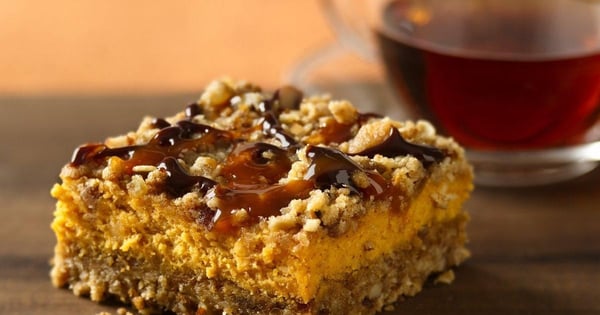 Pumpkin Streusel Cheesecake Bars