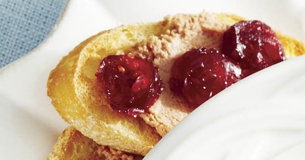 Toasts with paté and cranberry glaze