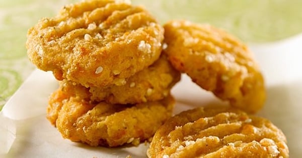 Sesame Cheese Crackers