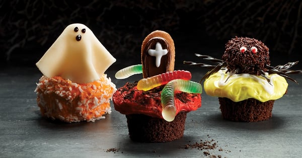 Ghostly cupcakes by Motherforlife