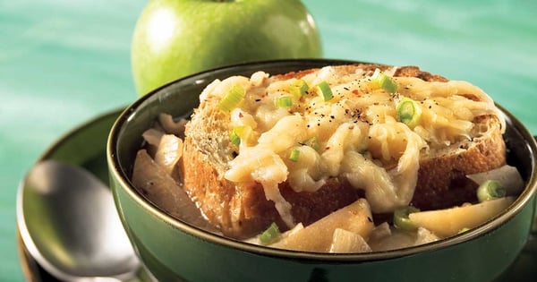 Onion-apple soup au gratin