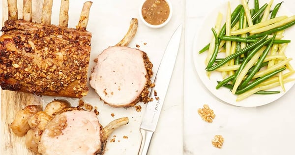 Rack of pork with apples and nuts
