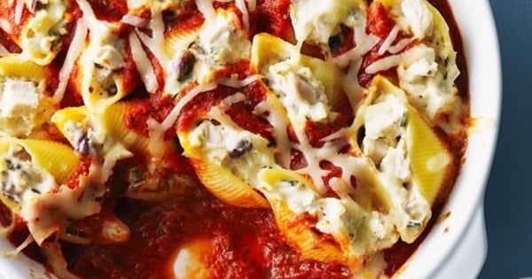 Chicken Pistachio Lumaconi