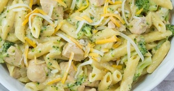 One-Pot Broccoli, Chicken and Cheese Pasta