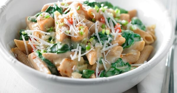 Creamy Spinach and Chicken Pasta