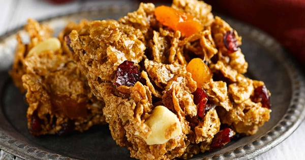 Dried Fruit and Cereal Bars