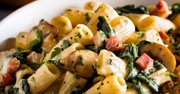 Pancetta Spinach Rigatoni in Mushroom Cream Sauce