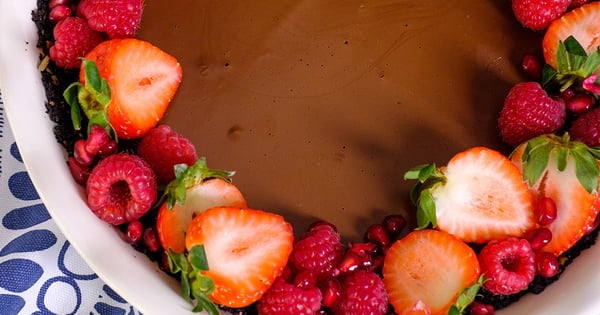 No Bake Chocolate Avocado Pie