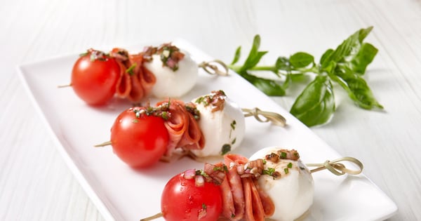 Caprese mini brochettes with Amoré pepperoni