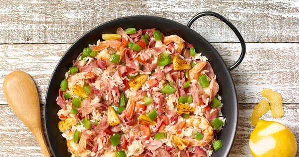 Caribbean paella, with smoked ham, shrimps and pineapple