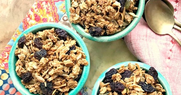 Peanut Butter Granola Makes Snack Time More Interesting