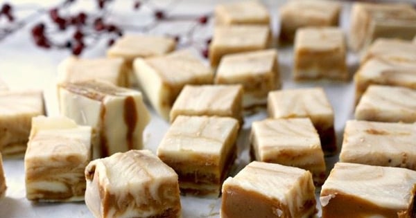White Chocolate Gingerbread Fudge