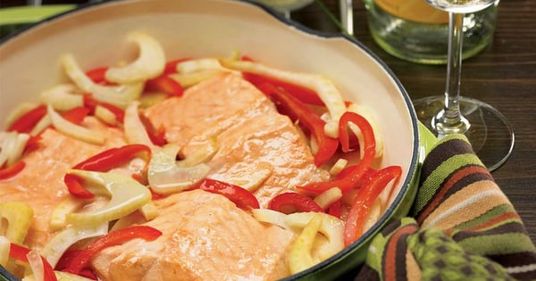 Braised Salmon with White Wine and Fennel