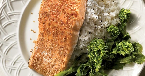 Salmon fillet in a sesame crust