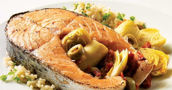 Salmon Steaks with Artichokes and Sundried Tomatoes