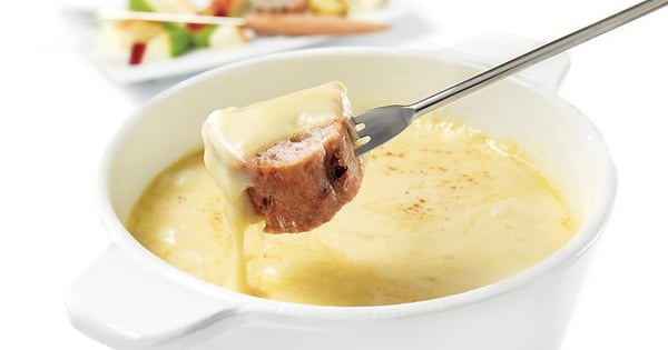 Three-Quebec-cheeses fondue