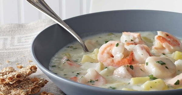 Supreme seafood chowder