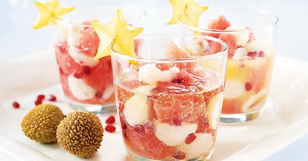 Sprarkling fruit salad with white beer & saffron