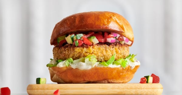 Greek Salad Tuna Burger With Lemon-Dill Yogurt