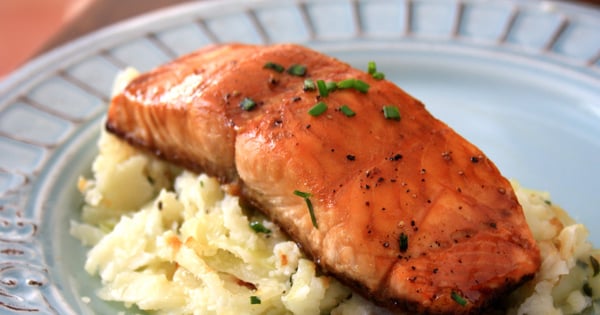 Molasses and soy glazed salmon – an easy way to eat more fish