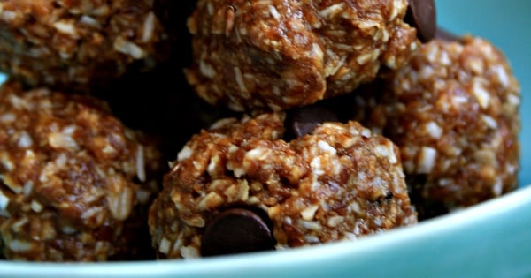 Almond butter energy balls recipe – no-bake & speedy