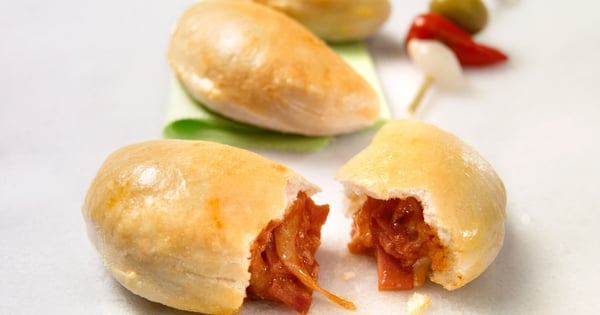 Mini calzone bites with Amoré pepperoni