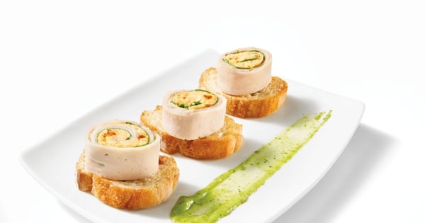 Turkey and Boursin cranberry & pepper roll bites