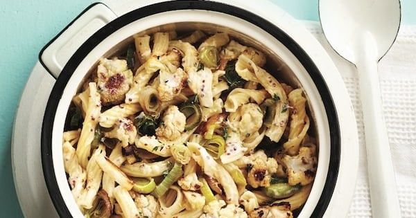Roasted cauliflower and leek pasta