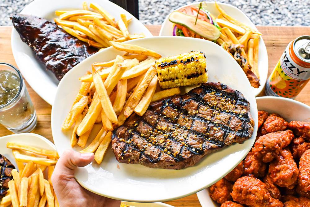 Chuck's Roadhouse - Bar & Grill