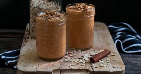 Pumpkin Spice and Oat Smoothie with Oat Crumble