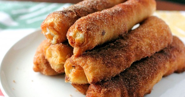 Crescent Cheesecake Roll-Ups