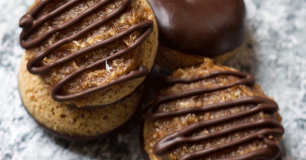 Mini Baked Donuts with Salted Caramel Sauce