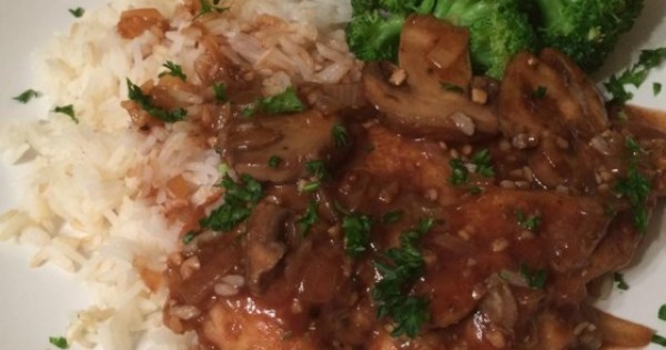 Chicken Marsala Over White Rice