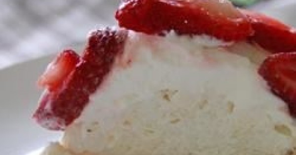 Chef John's Pavlova with Strawberries