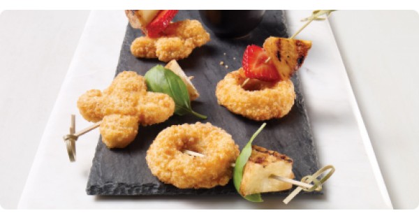 Appetizer - Minibrochettes with XOXO Chicken Nuggets and Grilled Pineapple