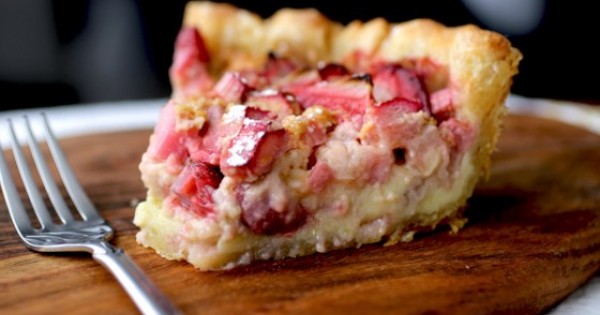 Strawberry Rhubarb Custard Pie