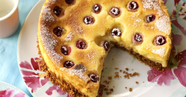 Raspberry, Amaretti and White Chocolate Cheesecake