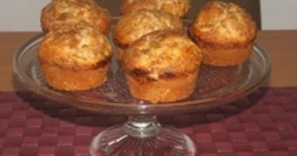 Apple and Custard Muffins