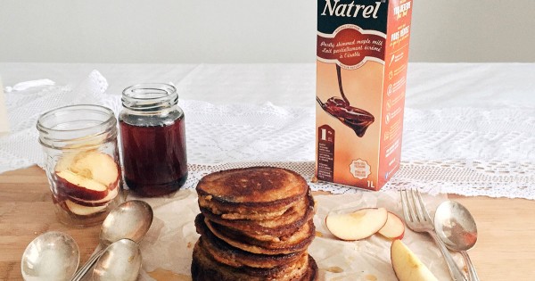 Fried whole-wheat pancakes with maple syrup