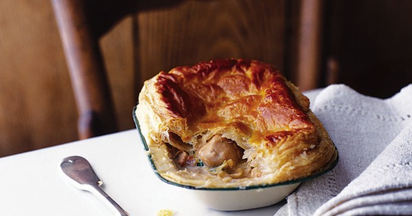 Easy chicken and leek pie