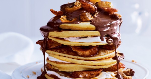 Pancakes with caramelised banana and homemade Nutella-style sauce