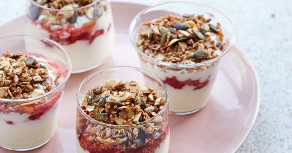 Raspberry yogurt crunch pots