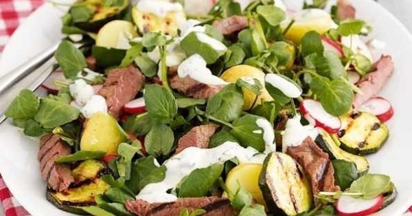 Barbecued steak salad