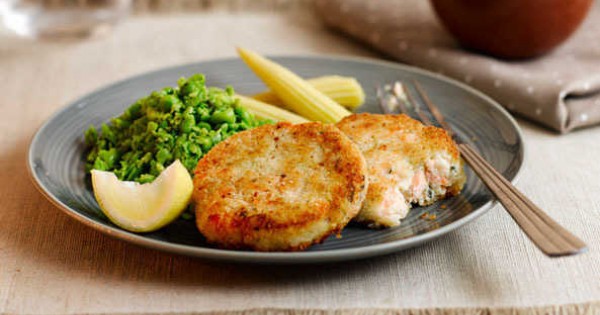 Salmon fishcakes with minted crushed peas