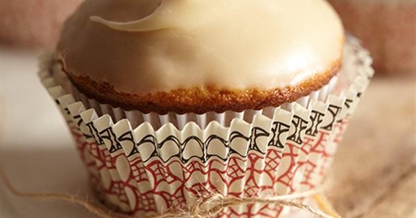 Caramel Applesauce Cupcakes