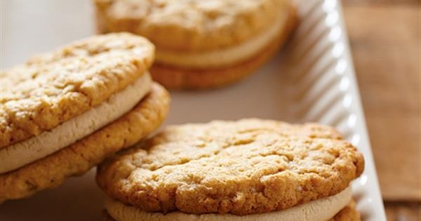 Chewy Peanut Butter-Oatmeal Sandwich Cookies