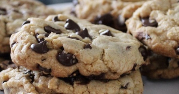 Best Big, Fat, Chewy Chocolate Chip Cookie