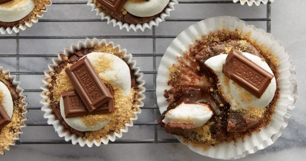 Gooey S’mores Brownie Cups