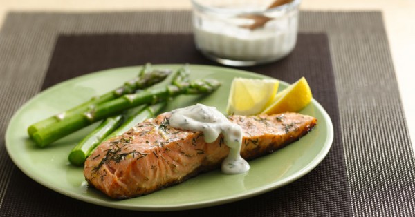 Grilled Salmon with Lemon Dill Sauce